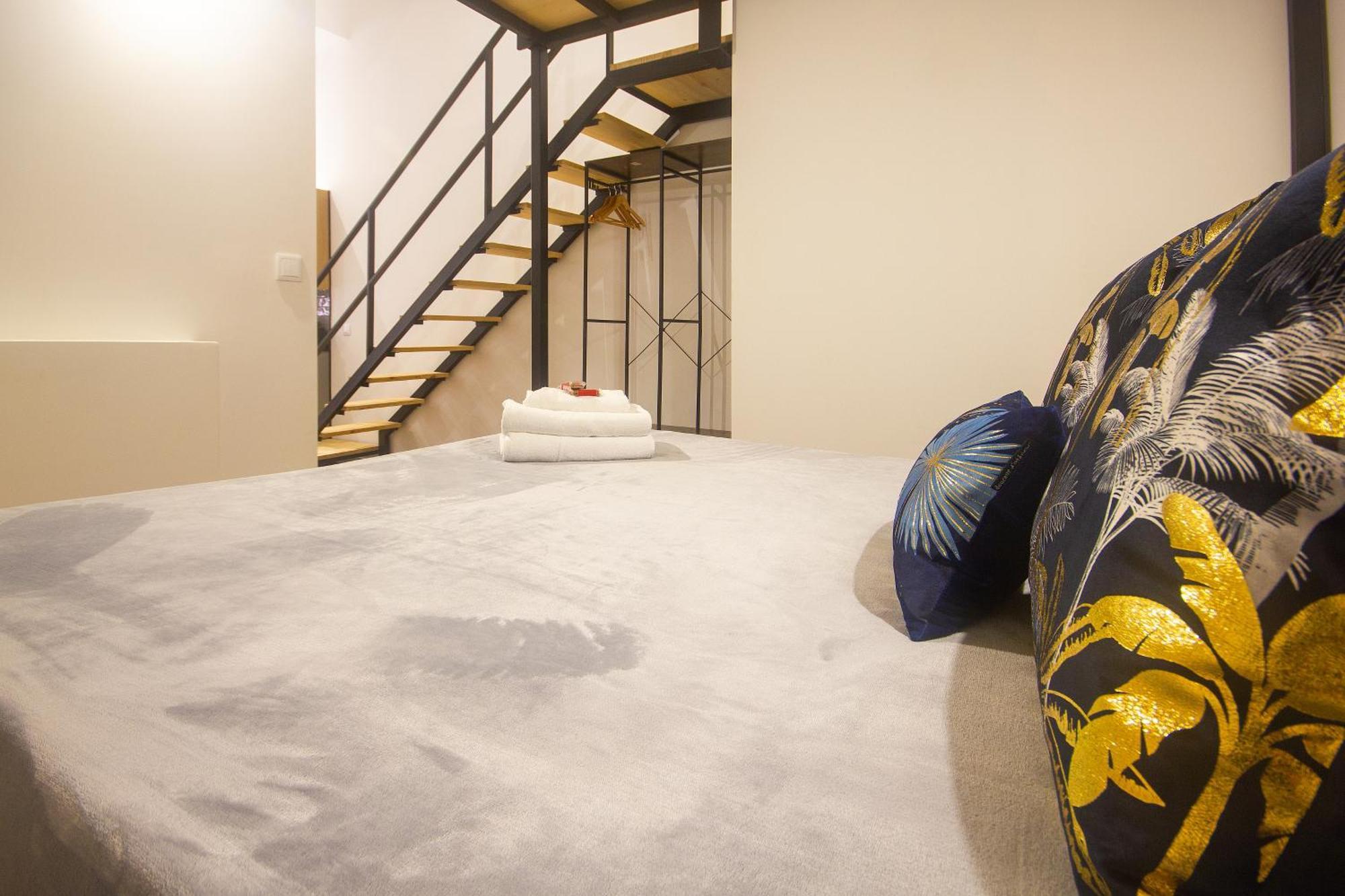 Portobeach Valencia Suites Екстер'єр фото